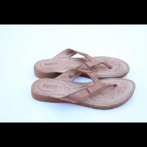 Born sandals